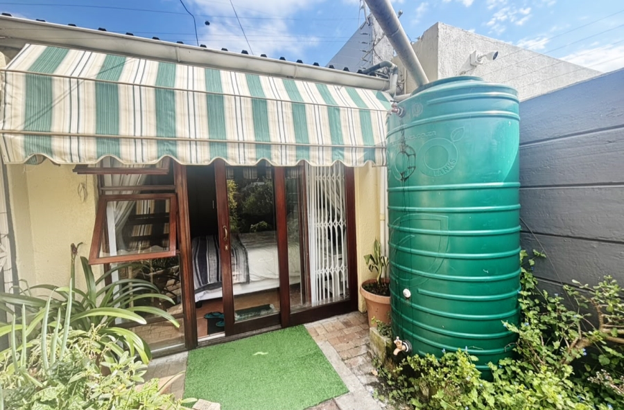 To Let 1 Bedroom Property for Rent in Mowbray Western Cape